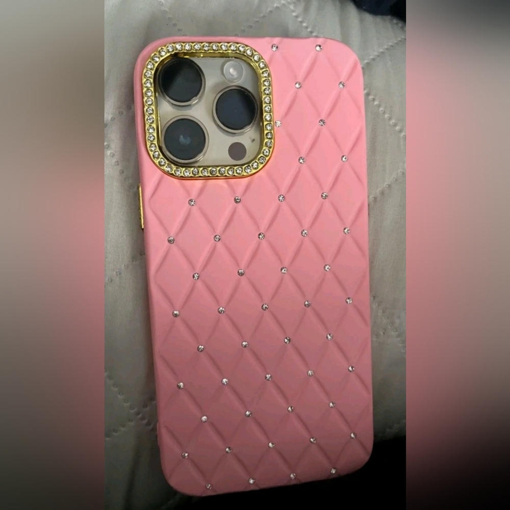 Diamond Pattern Rhinestone Case - Picture 3 of 3